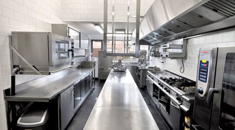Smart Ways to Pick Energy-Efficient Commercial Kitchen Equipment in Delhi